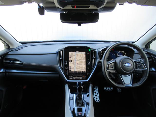 �X�C�b�`�A���o�[���̑���n���͏��Ȃ������ړ��Œ����I�ɑ���ł���悤�ɔz������Ă��܂��̂ŁA�h���C�o�[�͉^�]����ɏW�����邱�Ƃ��ł��܂��B