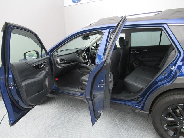 �h�A�̊Ԍ���傫���Ƃ��Ă���܂��̂ŁA����g�̂��ʂ�₷���A�X���[�Y�ɏ�~�ł��܂��B