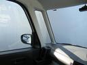 運転席から左前を見たイメージ。ガラス面が大きく目視確認がしやすくなっています。