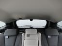 運転席から後ろを見たイメージ。ガラス面が大きく目視確認がしやすくなっています。
