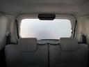 運転席から後ろを見たイメージ。ガラス面が大きく目視確認がしやすくなっています。