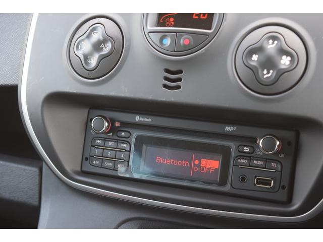 カングー ラ・ポスト　ワンオーナー・禁煙車・６速マニュアル・Ｂｌｕｅｔｏｏｔｈオーディオ・ＵＳＢ・ＣＤ・ＵＶカットガラス・シートバックテーブル・可倒式助手席（10枚目）