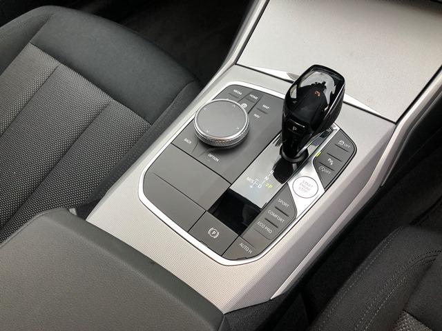 320d xDrive ・全国認定保証・ワンオーナ・アクティブクルーズコントロール・LEDヘッドライト・純正HDDナビ・バックカメラ・PDC・コンフォートアクセス・シートヒーター・純正17AW・ミラーETC・G20・(30枚目)