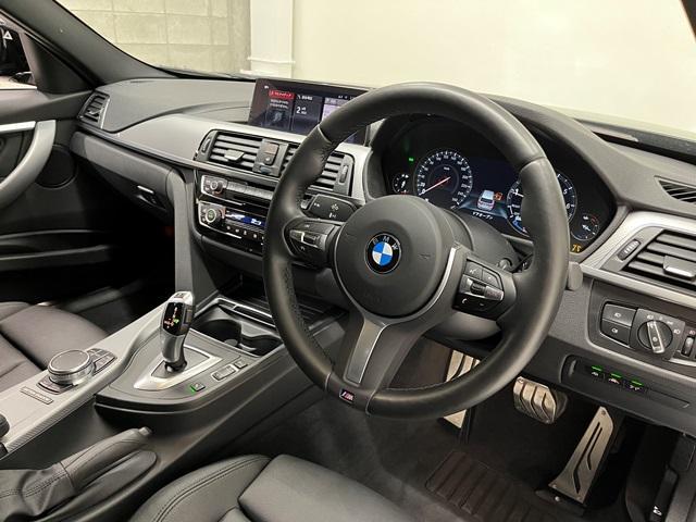 318i Mスポーツ エディションシャドー 認定保証・1オーナー・ブラックレザ・シートヒーター・LED・純正19AW・電動シート・電動リアゲート・純正HDDナビ・バックカメラ・PDC・Bluetooth・Dアシスト・ETC・コンフォートアクセス(12枚目)