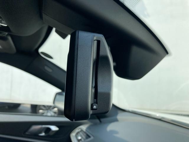 M135i xDrive ・認定保証・デビューPKG・Mブレーキ・純正18AW・ACC・LED・Dアシスト・パドルシフト・電動リアゲート・シートヒーター・電動シート・純正HDDナビ・バックカメラ・PDC・コンフォートアクセス(72枚目)