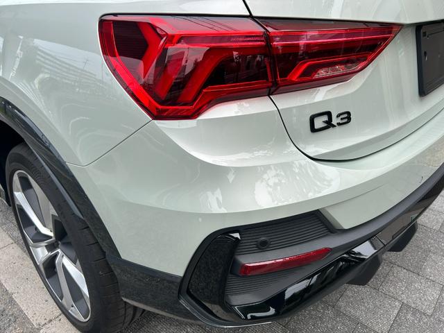 Ｑ３スポーツバック ダイナミックエディション　ユーザー買取　マンハッタングレーフロントエアロバンパー　マンハッタングレーサイドプロテクター　２０インチ５本スポークアルミ　パノラミックビューモニター　スペアスマートキー（27枚目）