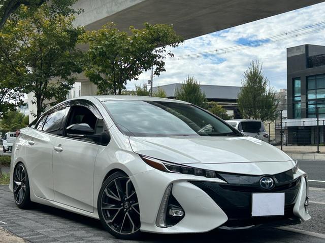 プリウスＰＨＶ Ｓナビパッケージ　純正ナビ　Ｒカメラ　車高調　スマートキー　ＥＴＣ（10枚目）