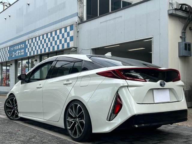 プリウスＰＨＶ Ｓナビパッケージ　純正ナビ　Ｒカメラ　車高調　スマートキー　ＥＴＣ（11枚目）