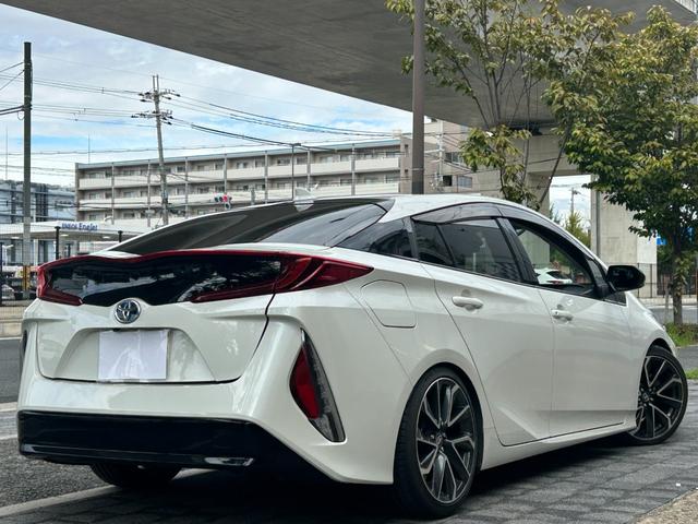 プリウスＰＨＶ Ｓナビパッケージ　純正ナビ　Ｒカメラ　車高調　スマートキー　ＥＴＣ（13枚目）