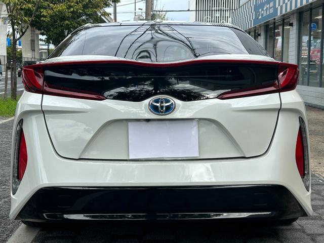 プリウスＰＨＶ Ｓナビパッケージ　純正ナビ　Ｒカメラ　車高調　スマートキー　ＥＴＣ（18枚目）