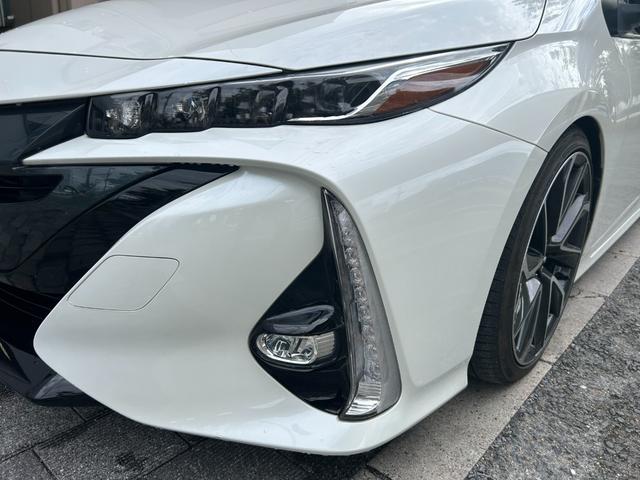 プリウスＰＨＶ Ｓナビパッケージ　純正ナビ　Ｒカメラ　車高調　スマートキー　ＥＴＣ（21枚目）