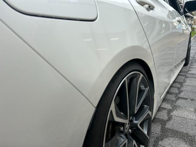 プリウスＰＨＶ Ｓナビパッケージ　純正ナビ　Ｒカメラ　車高調　スマートキー　ＥＴＣ（24枚目）