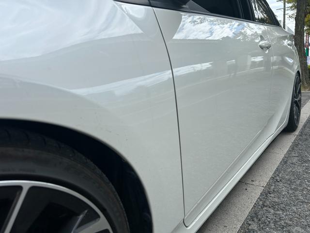 プリウスＰＨＶ Ｓナビパッケージ　純正ナビ　Ｒカメラ　車高調　スマートキー　ＥＴＣ（26枚目）