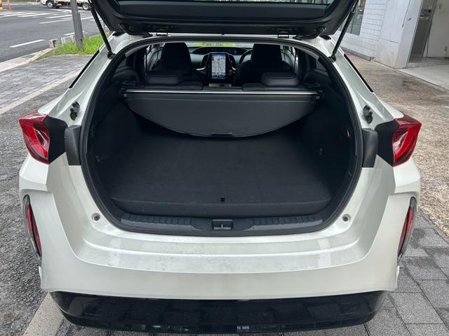 プリウスＰＨＶ Ｓナビパッケージ　純正ナビ　Ｒカメラ　車高調　スマートキー　ＥＴＣ（28枚目）