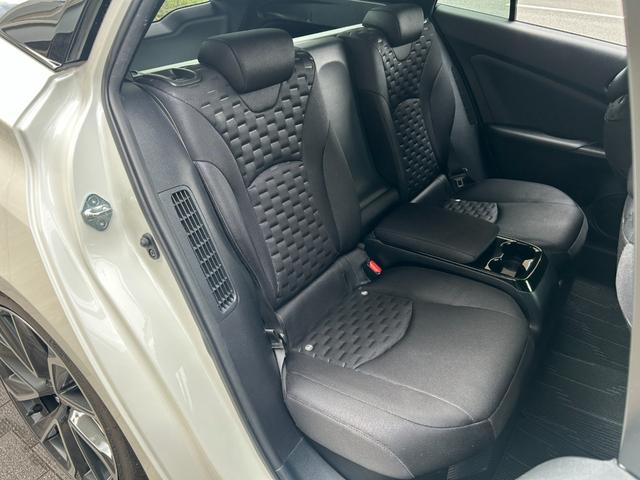 プリウスＰＨＶ Ｓナビパッケージ　純正ナビ　Ｒカメラ　車高調　スマートキー　ＥＴＣ（37枚目）