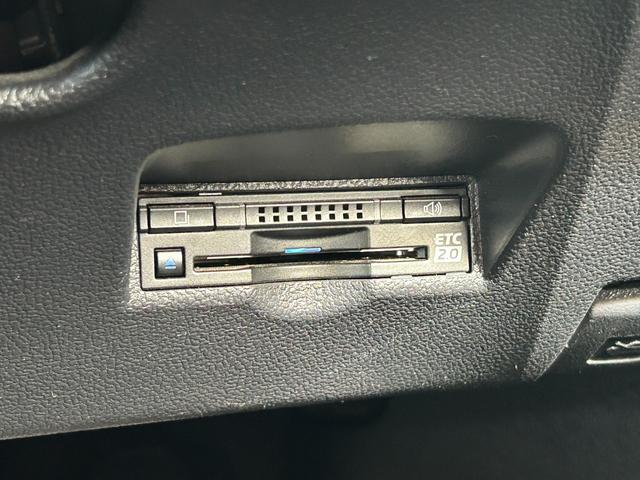 プリウスＰＨＶ Ｓナビパッケージ　純正ナビ　Ｒカメラ　車高調　スマートキー　ＥＴＣ（45枚目）