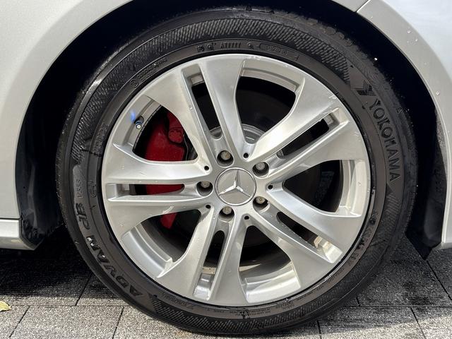 Ｅクラス Ｅ３００　アバンギャルド　ユーザー買取　黒本革シート　サンルーフ　レッドキャリパー　フロント席パワーシート　フロント席シートヒーター　ドライブレコーダー　ＥＴＣ（46枚目）