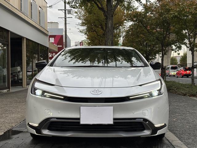 プリウス Ｚ　ユーザー買取　デジタルインナーミラー　レッド加飾付き合皮スポーティーシート　パワーバックドア　パノラミックビューモニター　トヨタセーフティセンス　シートヒーター（15枚目）