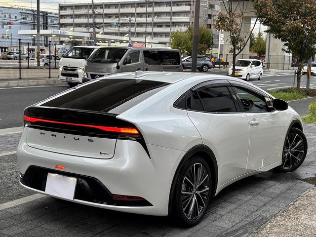 プリウス Ｚ　ユーザー買取　デジタルインナーミラー　レッド加飾付き合皮スポーティーシート　パワーバックドア　パノラミックビューモニター　トヨタセーフティセンス　シートヒーター（30枚目）