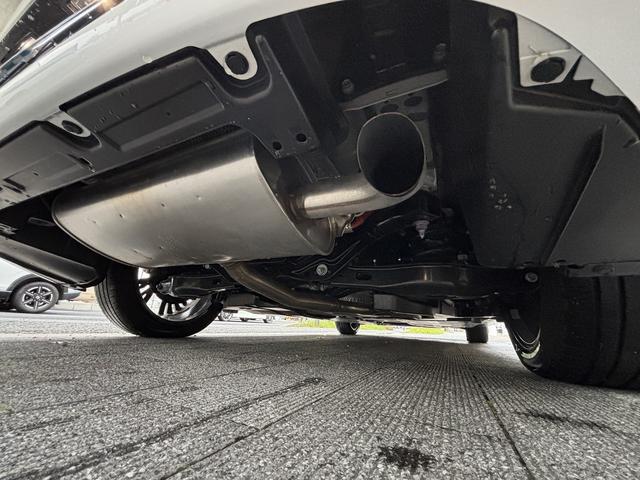 プリウス Ｚ　ユーザー買取　デジタルインナーミラー　レッド加飾付き合皮スポーティーシート　パワーバックドア　パノラミックビューモニター　トヨタセーフティセンス　シートヒーター（32枚目）