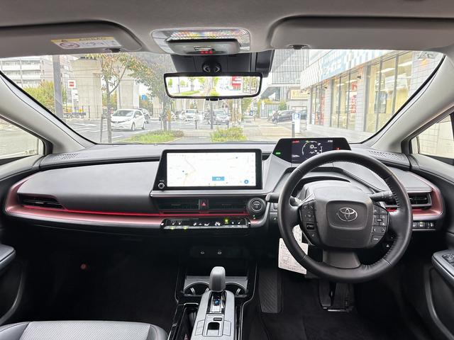 プリウス Ｚ　ユーザー買取　デジタルインナーミラー　レッド加飾付き合皮スポーティーシート　パワーバックドア　パノラミックビューモニター　トヨタセーフティセンス　シートヒーター（42枚目）