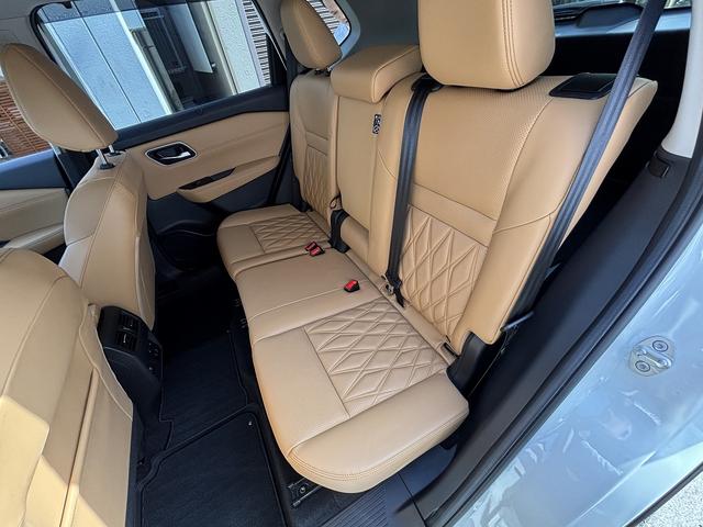 エクストレイル Ｇ　ｅ－４ＯＲＣＥ　ユーザー買取　タンナッパ革シート　プロパイロット　パノラミックビューモニター　ＢＳＭ　デジタルミラー　ハンドルヒーター　前後ドライブレコーダー　シートヒーター　スペアスマートキー（35枚目）