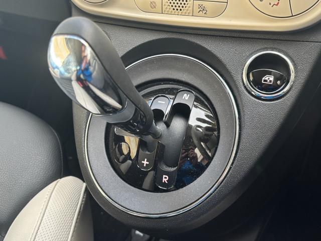 ５００Ｃ ツインエア　ドルチェヴィータ　ユーザー買取　ソフトトップ　幌赤　白黒ハーフレザーシート　ディスプレイオーディオ　パドルシフト　クルーズコントロール　ＥＴＣ　スペアスマートキー（39枚目）