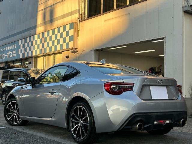 86 GTリミテッド ユーザー買取 アルカンターラコンビシート LEDヘッドライト ETC クルーズコントロール 6速MT車 スペアスマートキー(18枚目)