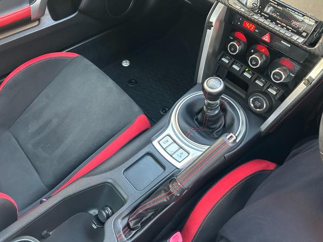 86 GTリミテッド ユーザー買取 アルカンターラコンビシート LEDヘッドライト ETC クルーズコントロール 6速MT車 スペアスマートキー(39枚目)