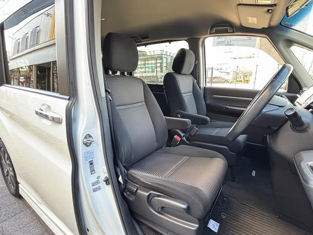 ステップワゴンスパーダ スパーダ ユーザー買取 ディーラーOPナビ(VXM-152VFi) バックカメラ フルセグTV 両側パワースライドドア LEDヘッドライト ETC スペアスマートキー(32枚目)