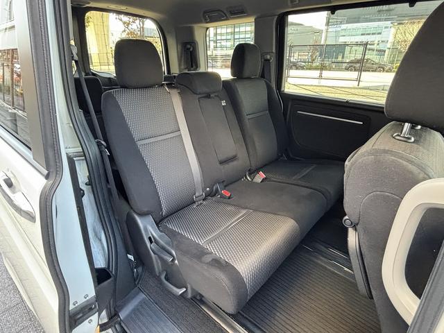 ステップワゴンスパーダ スパーダ ユーザー買取 ディーラーOPナビ(VXM-152VFi) バックカメラ フルセグTV 両側パワースライドドア LEDヘッドライト ETC スペアスマートキー(34枚目)