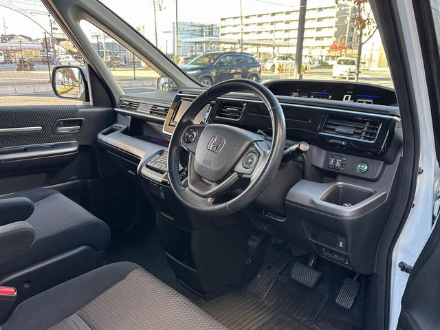 ステップワゴンスパーダ スパーダ ユーザー買取 ディーラーOPナビ(VXM-152VFi) バックカメラ フルセグTV 両側パワースライドドア LEDヘッドライト ETC スペアスマートキー(41枚目)