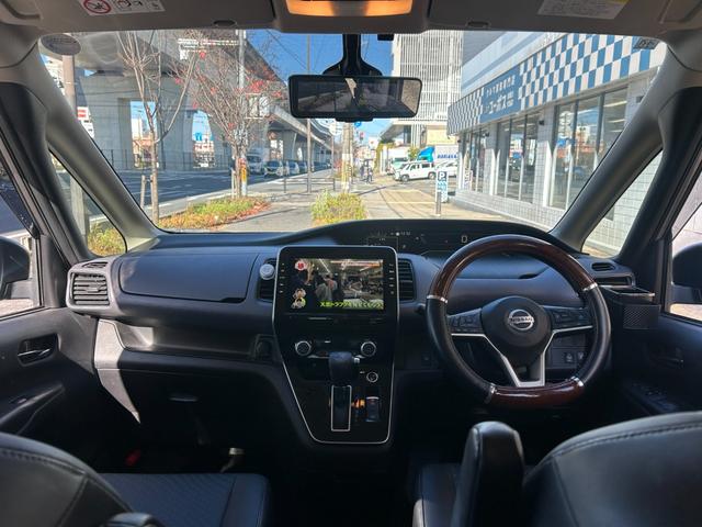 セレナ ハイウェイスターV 全周囲C デジタルミラー LEDヘッド 両側パワースライドドア プロパイロット Rカメラ 衝突軽減システム スタッドレスタイヤ付 レーンキーピング ワンオーナー 防水シート(44枚目)