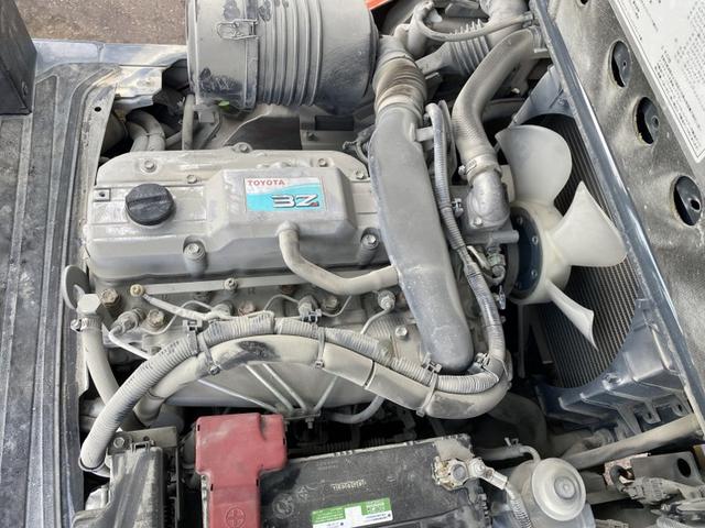 日本 　トヨタ／３．０ｔ　ディーゼル車／ＡＴ車／３１５０時間／ダブルタイヤ／揚高３．０ｍ／ナンバー取得可能（１５２０９）（13枚目）
