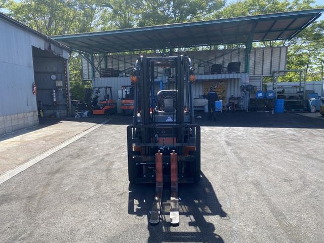 日本 　トヨタ／１．５ｔ　バッテリー車／８０１１時間／サイドシフト／揚高３．０ｍ／ナンバー取得可能（１５７６４）（12枚目）