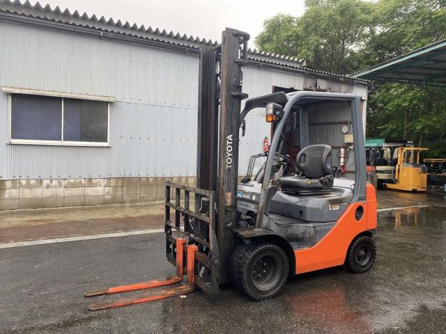 日本 　トヨタ／１．５ｔ　ガソリン車／ＡＴ車／２３６８時間／ヒンジ・ダブルタイヤ／揚高４．０ｍ／ナンバー取得可能（１５９２１）（3枚目）