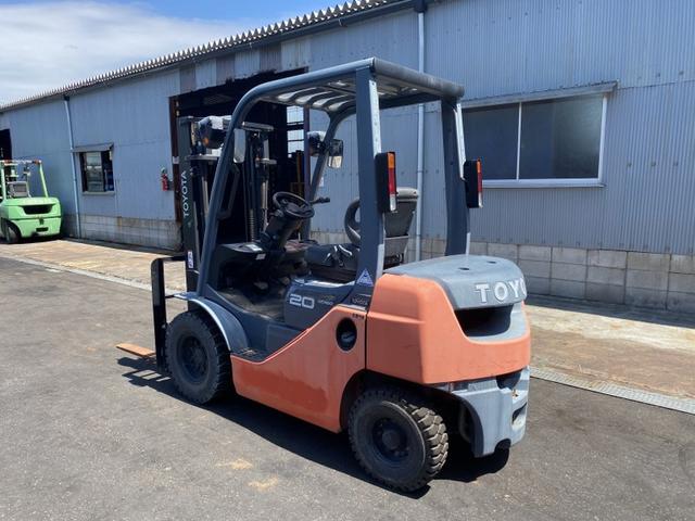 日本 　トヨタ／２．０ｔ　ガソリン車／ＡＴ車／１２１７時間／揚高３．０ｍ／ナンバー取得可能（１６０３７）（4枚目）