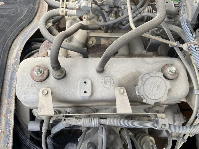 日本 　トヨタ／２．０ｔ　ガソリン車／ＭＴ車／９８６時間／揚高３．０ｍ／ナンバー取得可能（１６０６１）（13枚目）