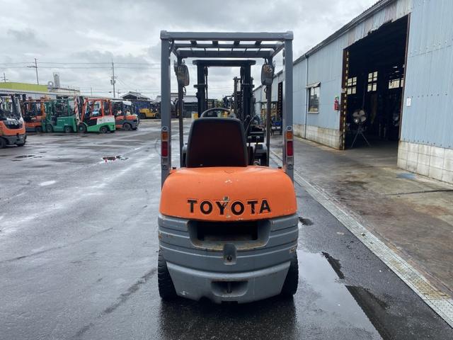 日本 　トヨタ／１．５ｔ　ガソリン車／ＭＴ車／４５４５時間／揚高３．０ｍ／ナンバー取得可能（１６１４１）（10枚目）