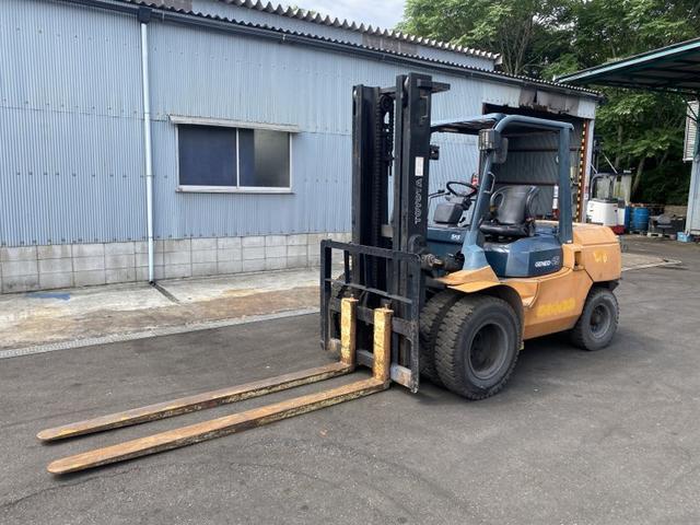 日本 　トヨタ／４．５ｔ　ディーゼル車／ＭＴ車／１８３５１時間／ダブルタイヤ／揚高３．５ｍ／ナンバー取得可能（１６１１９）（3枚目）