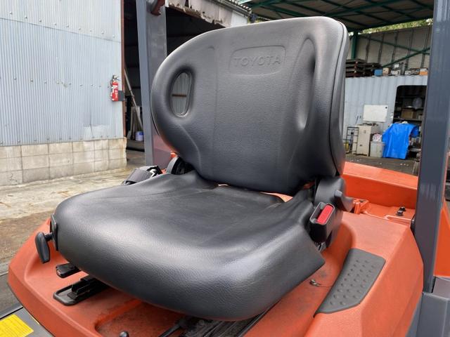 日本 　トヨタ／３．０ｔ　バッテリー車／７１６０時間／揚高３．０ｍ／ナンバー取得可能（１６７８４）（9枚目）