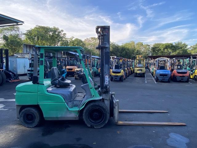 日本 　三菱／３．５ｔ　ディーゼル車／８７１３時間／揚高４．０ｍ／ナンバー取得可能（１６６６０）（11枚目）