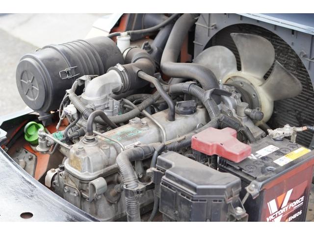 日本 　トヨタ／３．０ｔ　ガソリン車／６５３３時間／ヒンジ／揚高３．０ｍ／ナンバー取得可能（１６８８４）（16枚目）