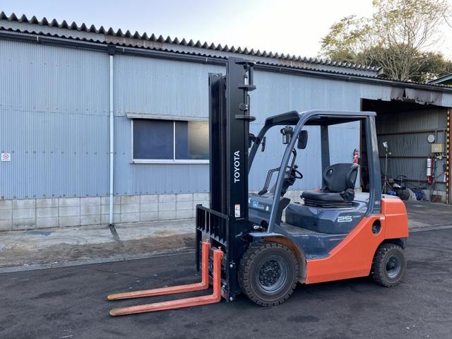 日本 トヨタ/2.5t ディーゼル車/75時間/サイドシフト/揚高4.0m/ナンバー取得可能(17235)(2枚目)