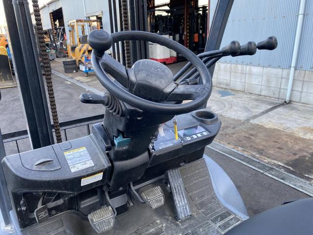 日本 トヨタ/2.5t ディーゼル車/75時間/サイドシフト/揚高4.0m/ナンバー取得可能(17235)(5枚目)