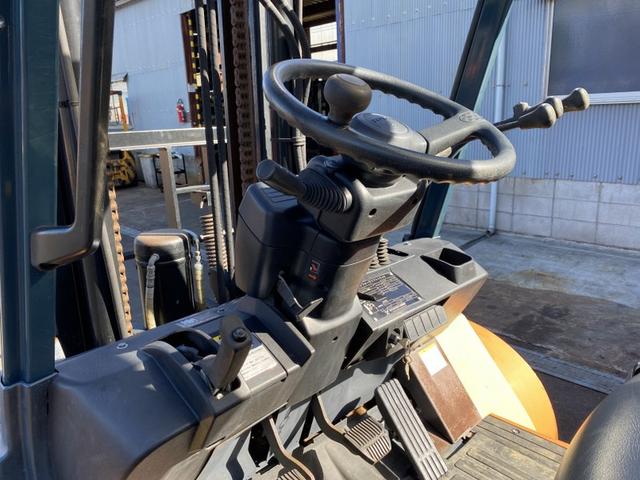 日本 トヨタ/3.5t ディーゼル車/755時間/ヒンジ・Wタイヤ/揚高3.5m/ナンバー取得可能(17208)(5枚目)