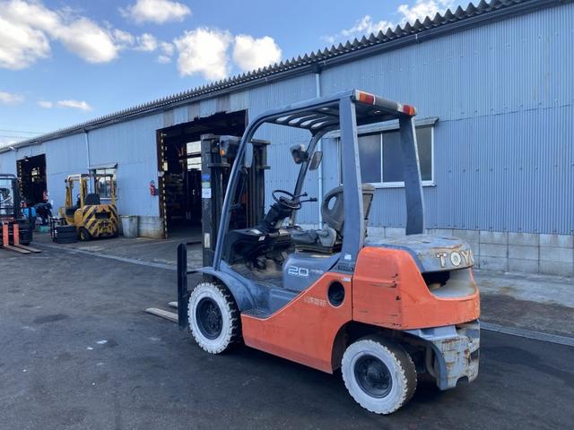 日本 トヨタ/2.0t ディーゼル車/3179時間/揚高3.0m/ナンバー取得可能(17256)(3枚目)