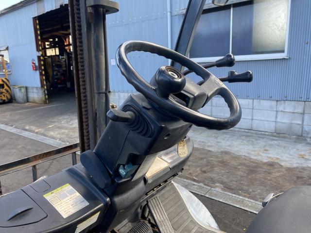 日本 トヨタ/2.0t ディーゼル車/3179時間/揚高3.0m/ナンバー取得可能(17256)(5枚目)
