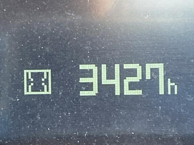 日本 　ニチユ／１．５ｔ　バッテリー車／３４２９時間／揚高３．０ｍ／ナンバー取得可能（１７４０４）（4枚目）