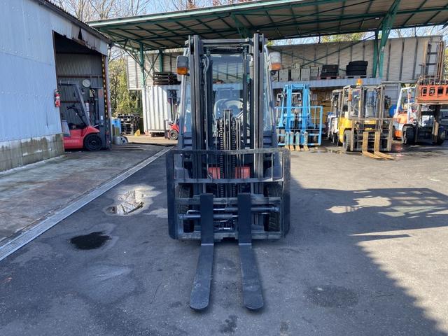 日本 　トヨタ／２．０ｔ　バッテリー車／６３７７時間／２段フルフリーマスト３．０ｍ／フォークシフト／ナンバー取得可能（１７４１１）（9枚目）